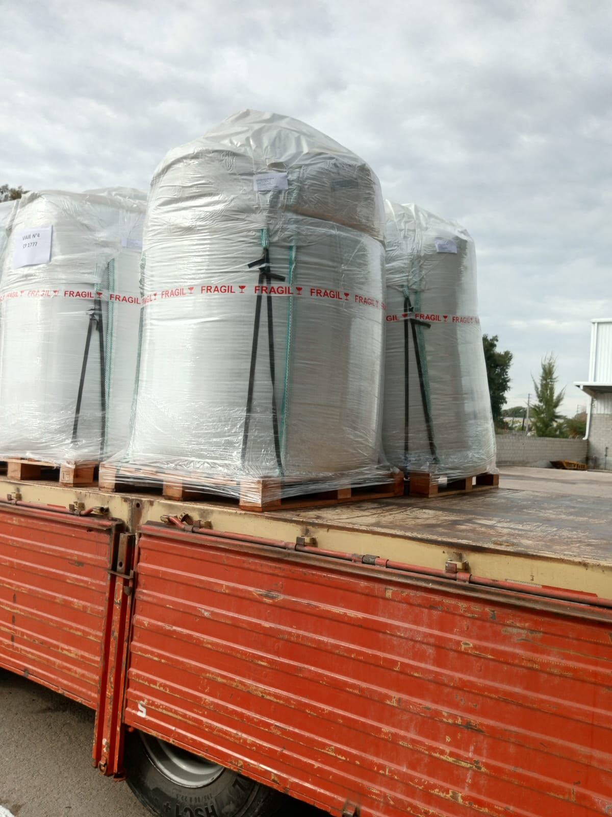 Big bags cargados sobre un semirremolque